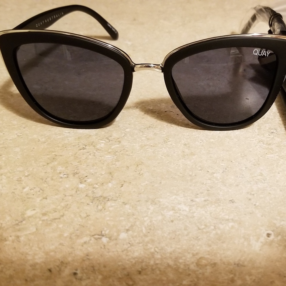 NWT Quay Australia My Girl Sunglasses